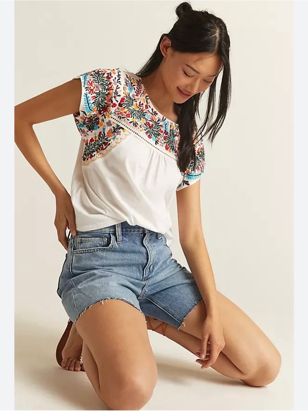 Easel Los Angeles, White T-Shirt w/ Floral Rainbow Pattern